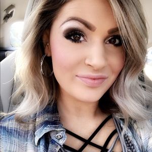 Meet your Posher, Courtney